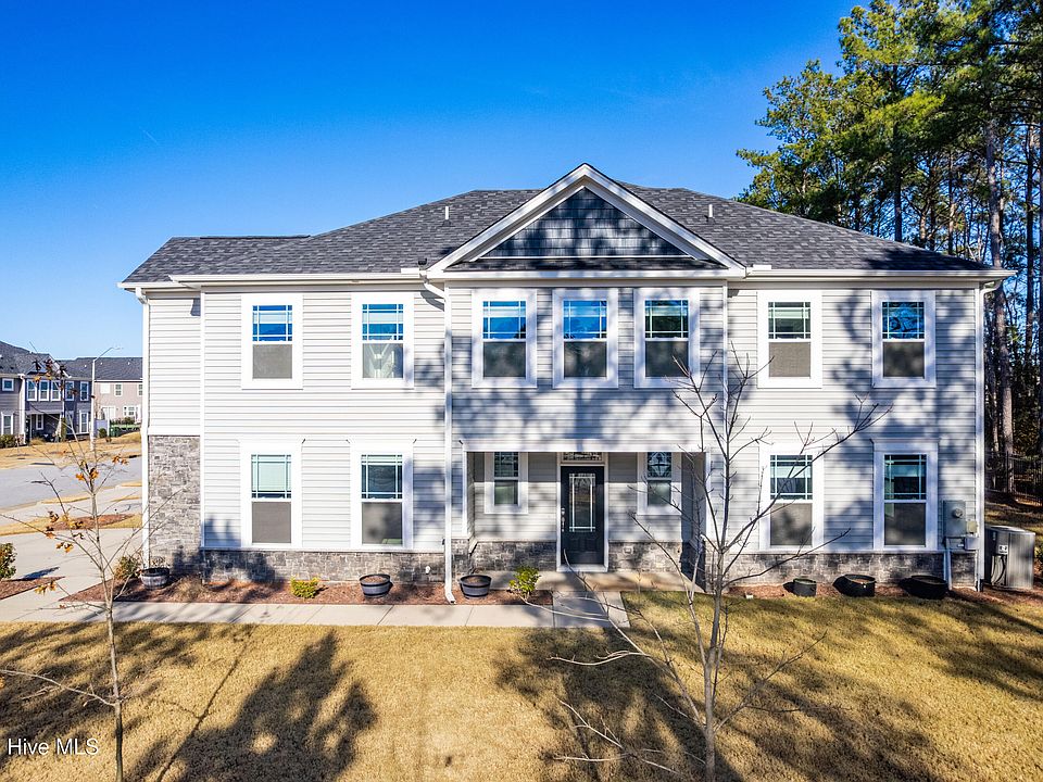 1st image of 104 Gilder Woods Drive