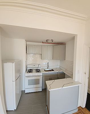 3rd image of 1415 Pacific St APT 3