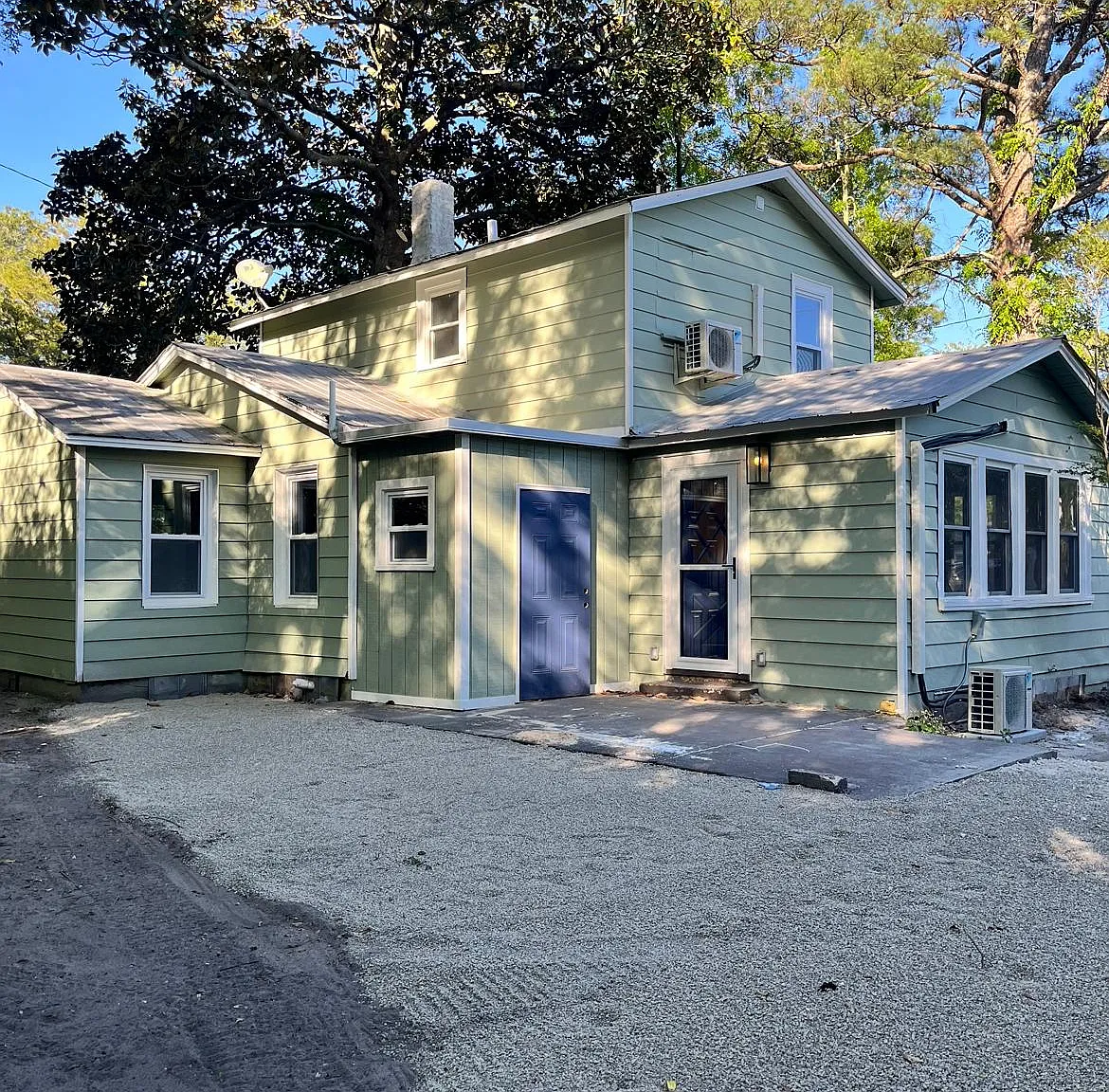 1112 Floral Pkwy — Photo 1