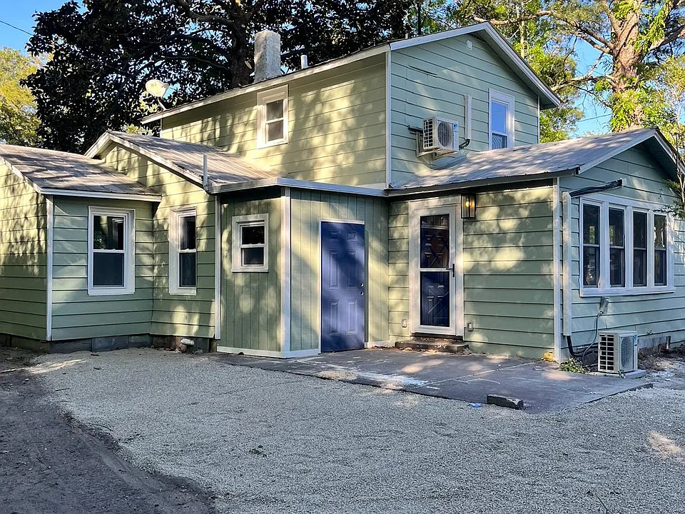 1112 Floral Pkwy