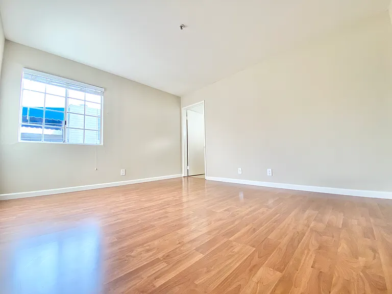 8722 Burton Way Property — Photo 16