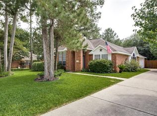 15 Beaconsfield Dr, Magnolia, TX 77355