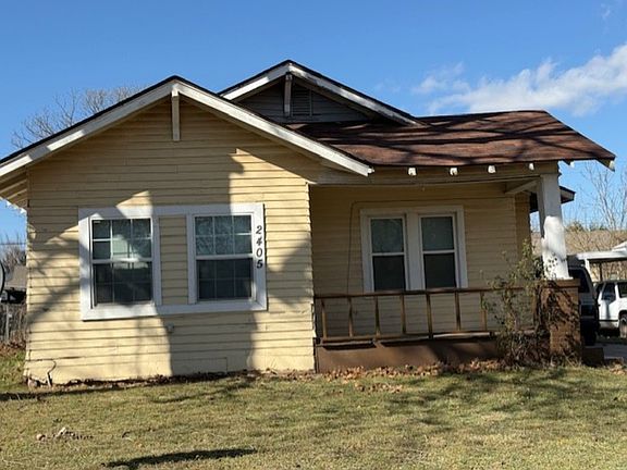 3rd image of 2405 NW 15th St
