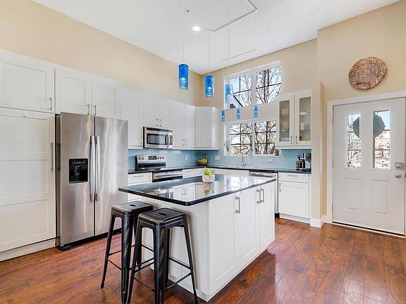 2nd image of 2832 Clover Ridge Dr