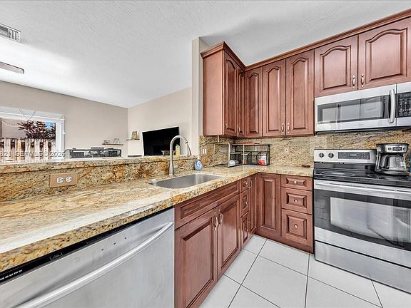 5th image of 16138 Emerald Cove Rd