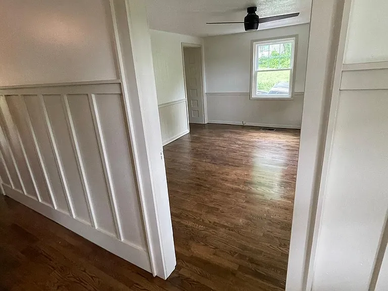 2100 Colter St — Photo 3