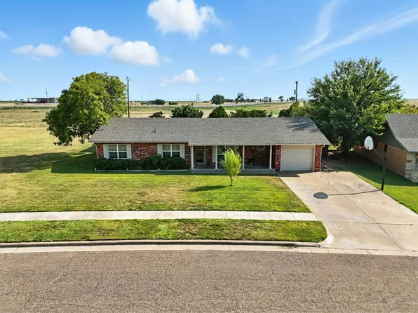 6061 Sunset Dr, Guymon, OK 73942