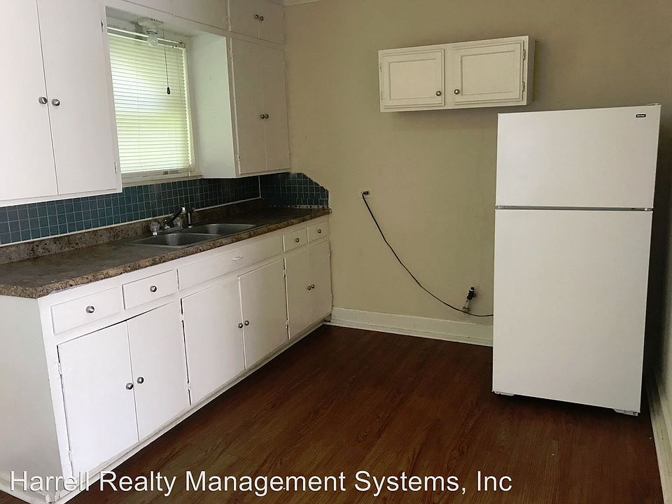 2nd image of 1526 Maple Ave