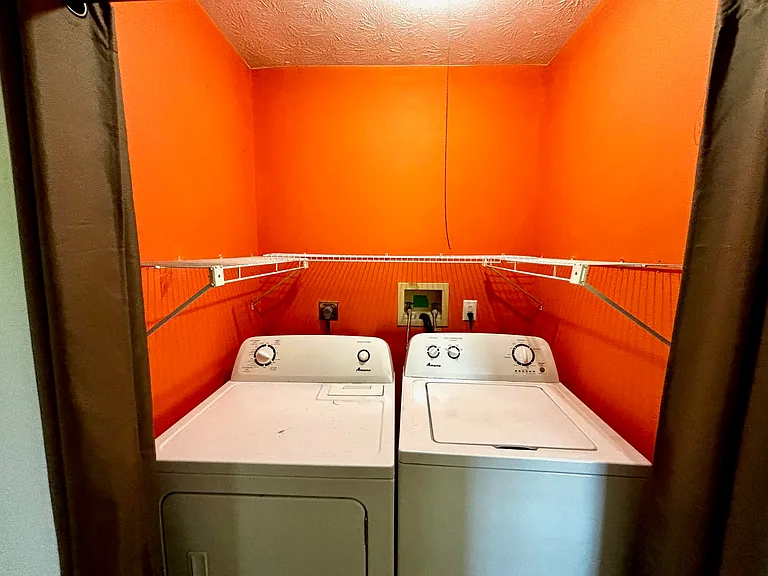 1552 Brook Park Dr — Photo 11