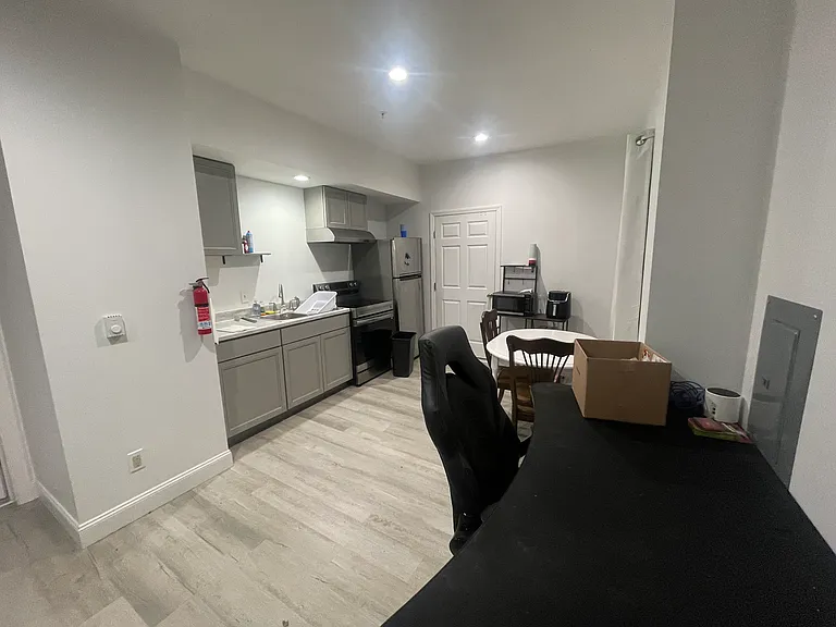 360 Glen Ave — Photo 11