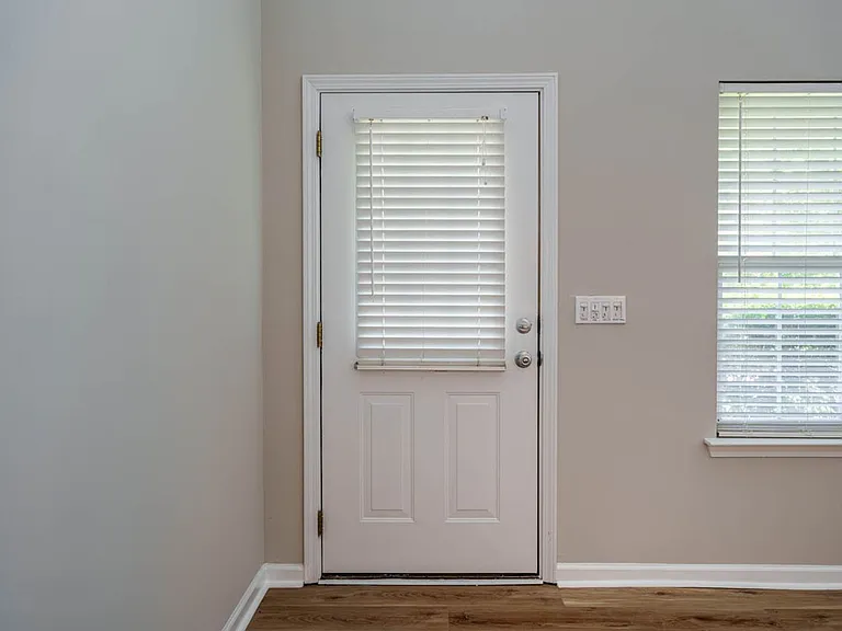 101 Thorncrest Dr — Photo 13