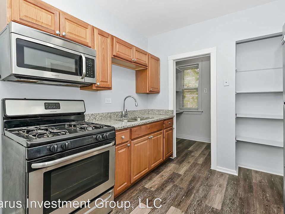 1st image of 7024 S Clyde Ave Unit 3N