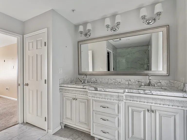 4200 N Miller Rd #428 — Photo 14