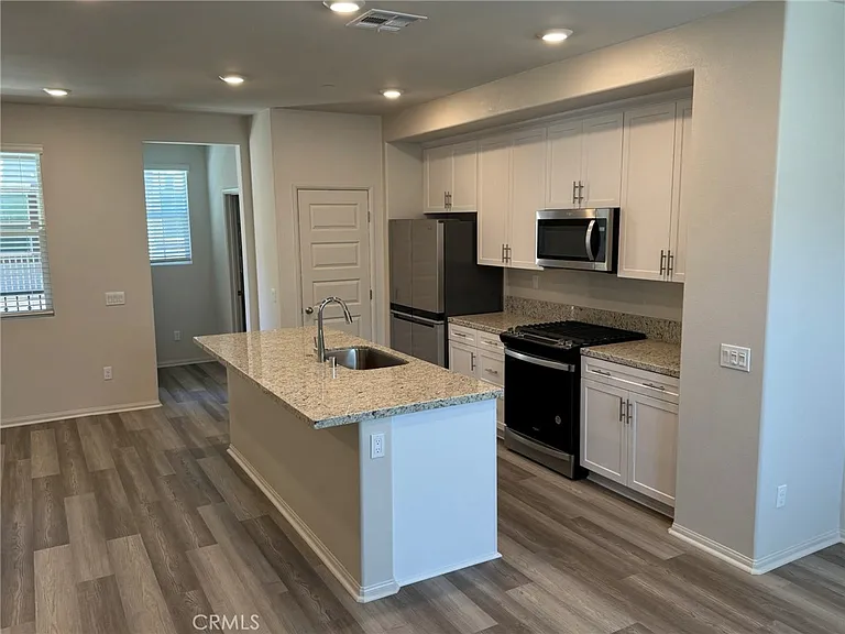 28094 Melrose Dr — Photo 7