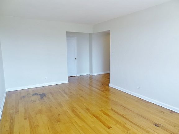 3rd image of 3960 52nd St APT 6E