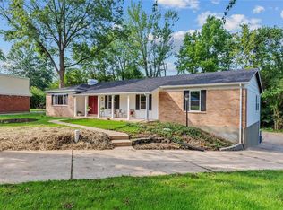5 Otterburn Ct, Florissant, MO 63033