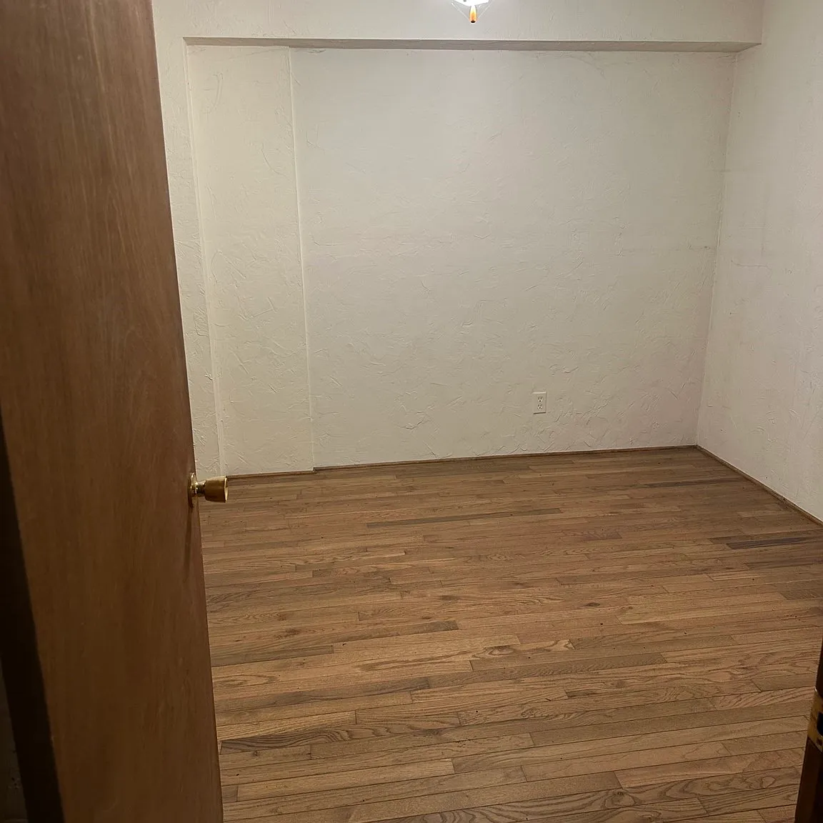2 bed, 1.0 bath, 3000 sqft, $2,200 — Photo 4
