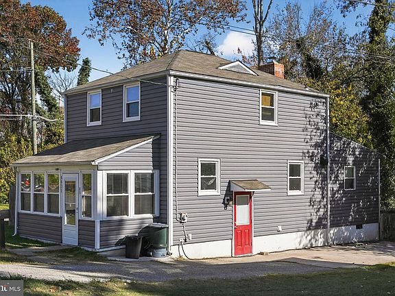 2nd image of 4401 Ridge Dr