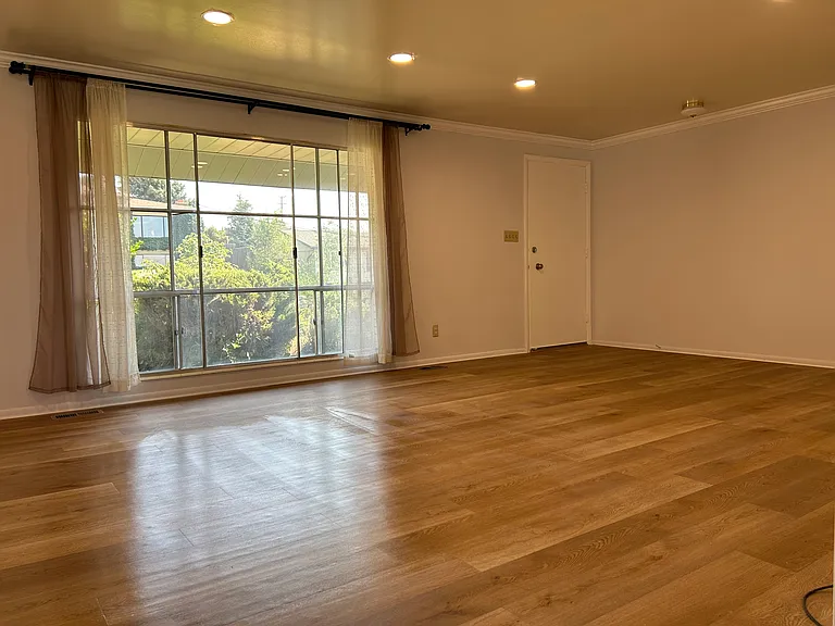 2329 E Camino Way — Photo 4