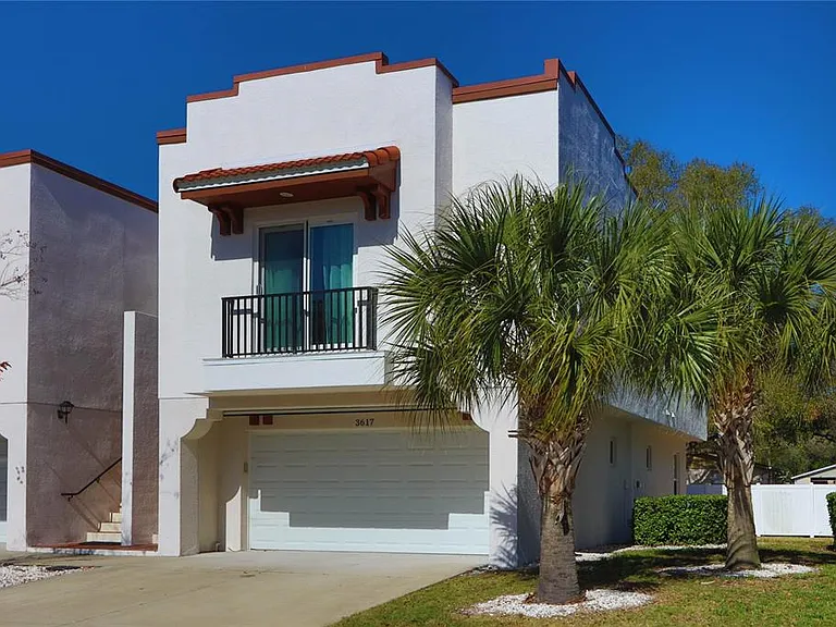 3617 Bay Heights Way — Photo 1