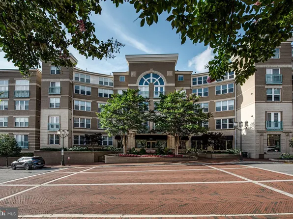 12000 Market St APT 182, Reston, VA 20190