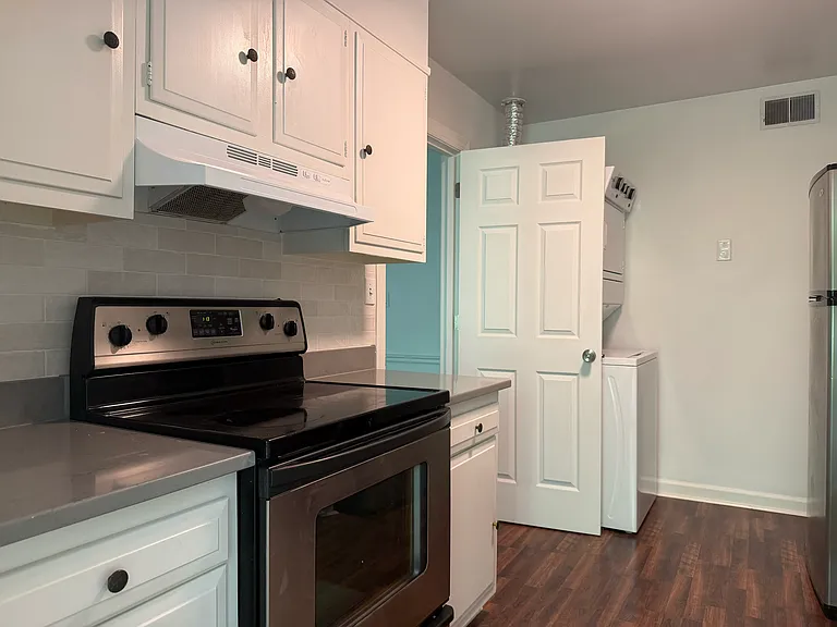 344 D Hanover Arms Ct #D — Photo 12