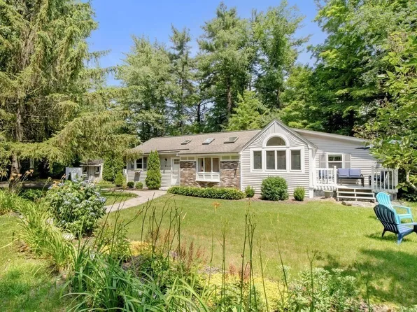 161 Old Bolton Rd, Stow, MA 01775