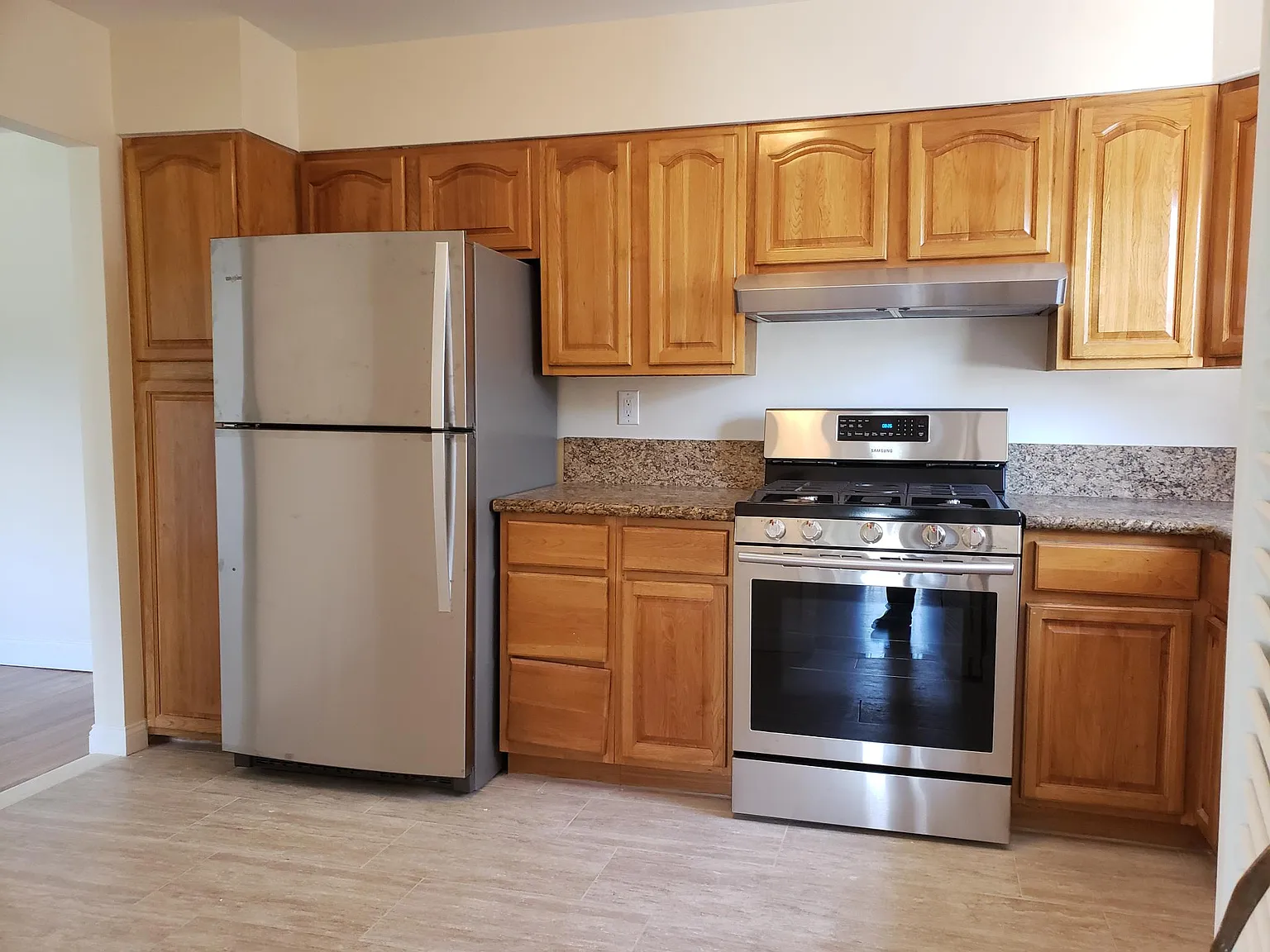 3 bed, 1500 sqft, $3,800 — Photo 2