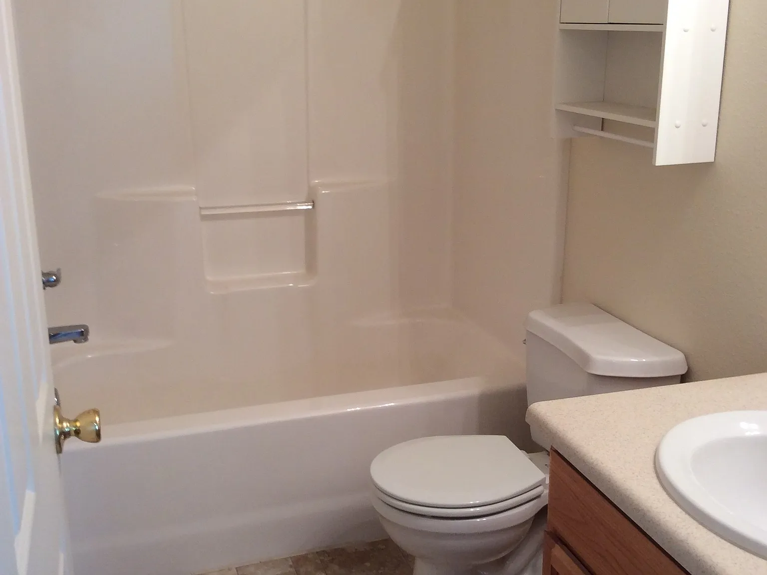 2 Story Home for Rent in Grants Pass, OR — Photo 3