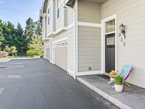 925 Hemlock St, Florence, OR 97439