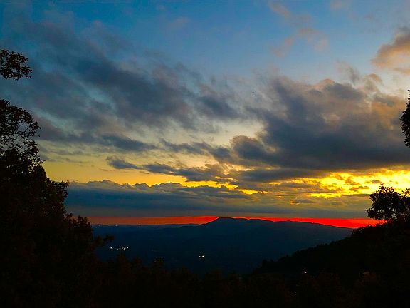 Killer Sunsets over Hogback 