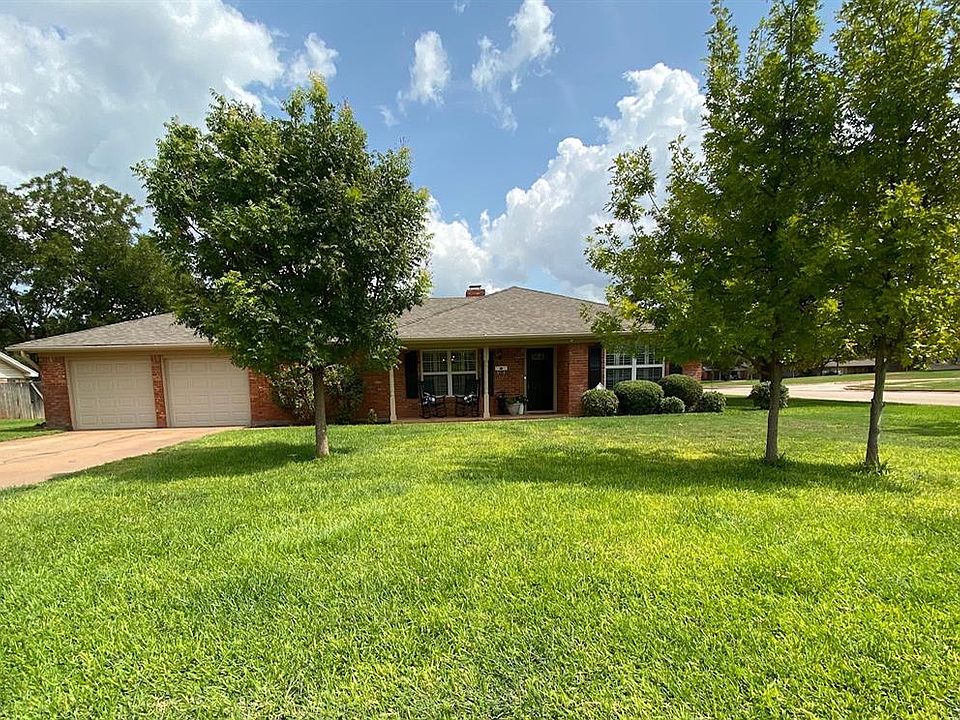 1st image of 2249 Woodridge Dr