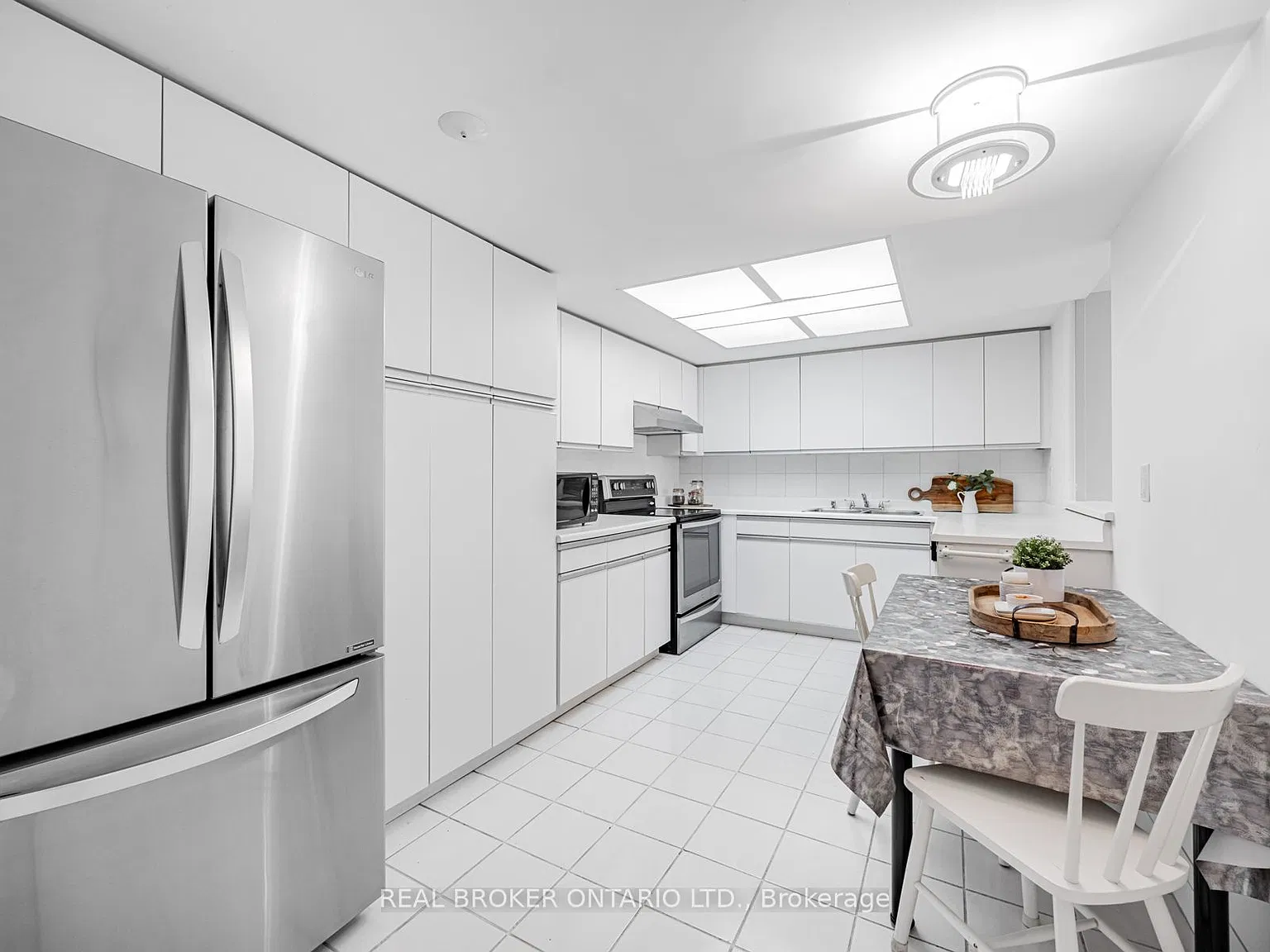 3 bed, $3,100 — Photo 2