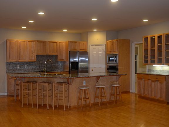 3rd image of 16106 SE 45th Ct