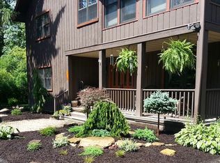 18260 Quinn Rd, Chagrin Falls, OH 44023