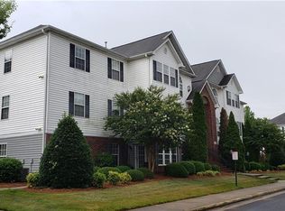 4290 Cedarcroft Ct APT 3C, Greensboro, NC 27409