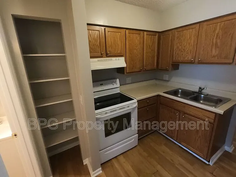 205 N Main St #8 — Photo 17