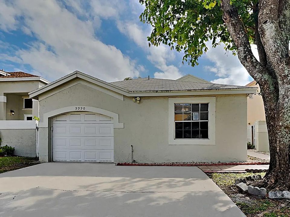 1st image of 991 River Run Cir S