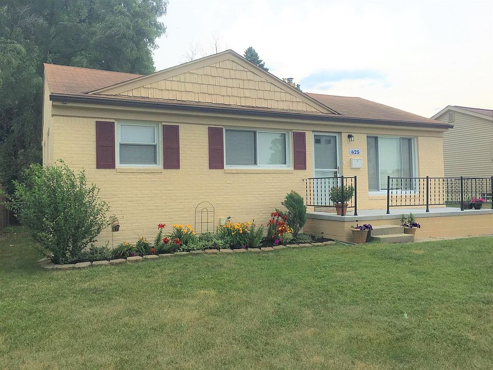 1st image of 625 Rosewood Ave