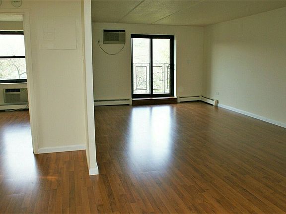 2nd image of 6425 Broadway APT 7B