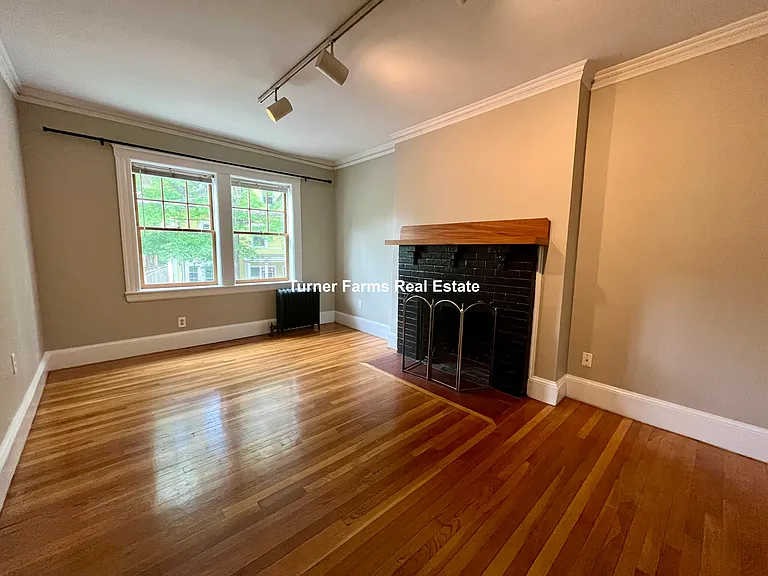 39 Lee St #3 — Photo 3