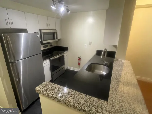 2301 N St NW APT 102, Washington, DC 20037