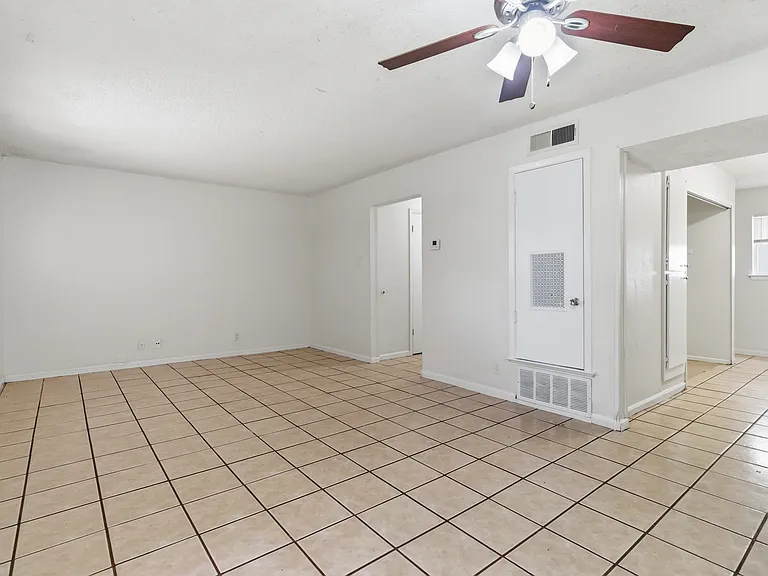 4813 Fred May St — Photo 8