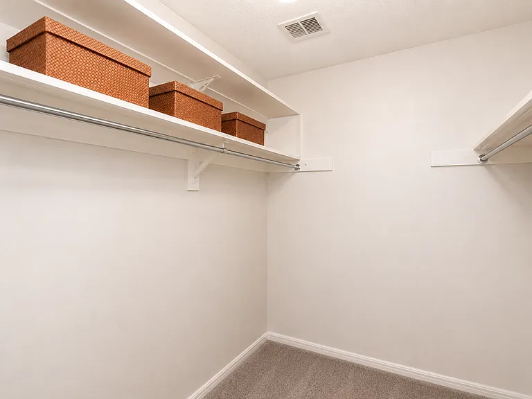Ambassador House Apartments — Photo 28