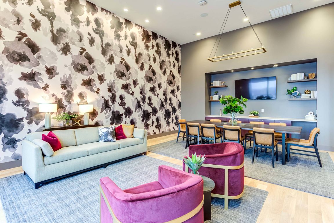 Sky Lounge 1