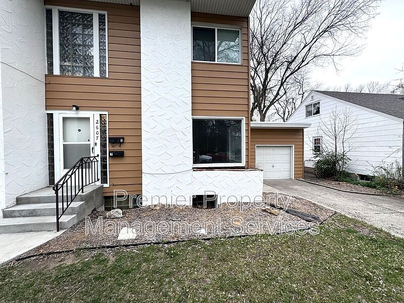 1st image of 2607 Glenwood Ln APT 2