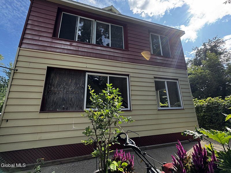 5th image of 3014 Albany Street