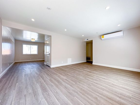 5th image of 328 E Broadway #P