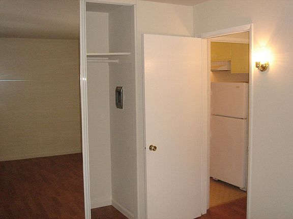 2nd image of 2749 McAllister St APT 5