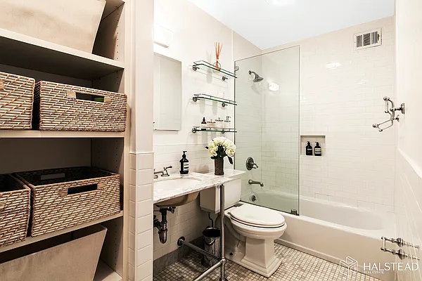 Rented by Halstead Real Estate | media 42